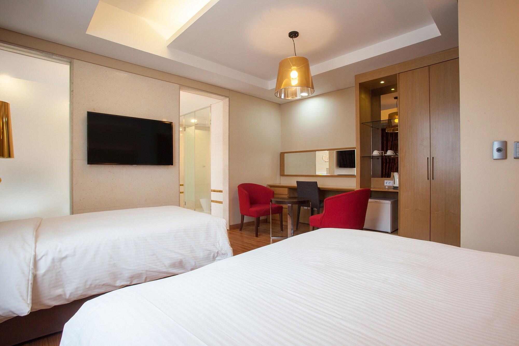 Pharos Hotel