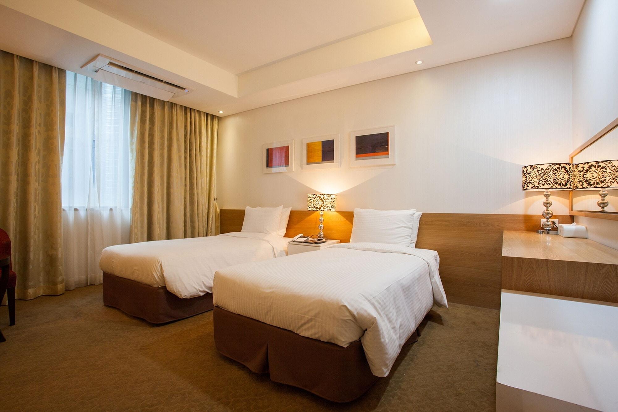 Hotel Pharos 3*