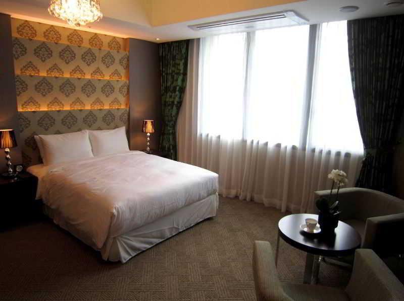 Hotel Pharos